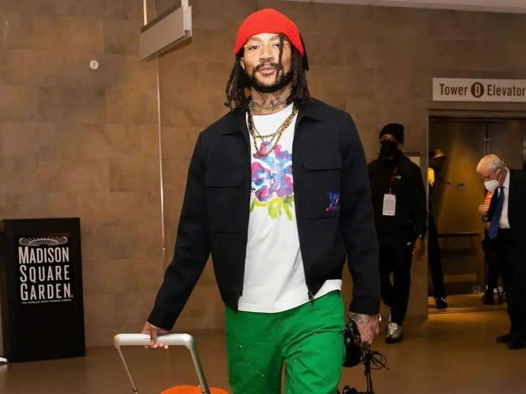 NBA 球星 Derrick Rose 上腳未發售 Yeezy 聯名鞋，前衛「骨骼」鞋貌引網友正反面交鋒！