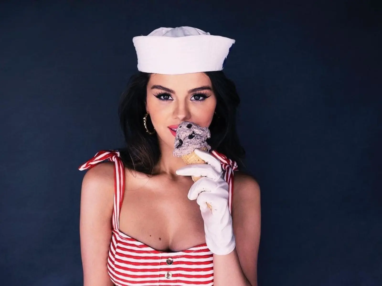 賽琳娜戈梅茲 Selena Gomez 首度發聲，霸氣回擊酸民：「婊Ｘ！我現在的樣子很完美！」