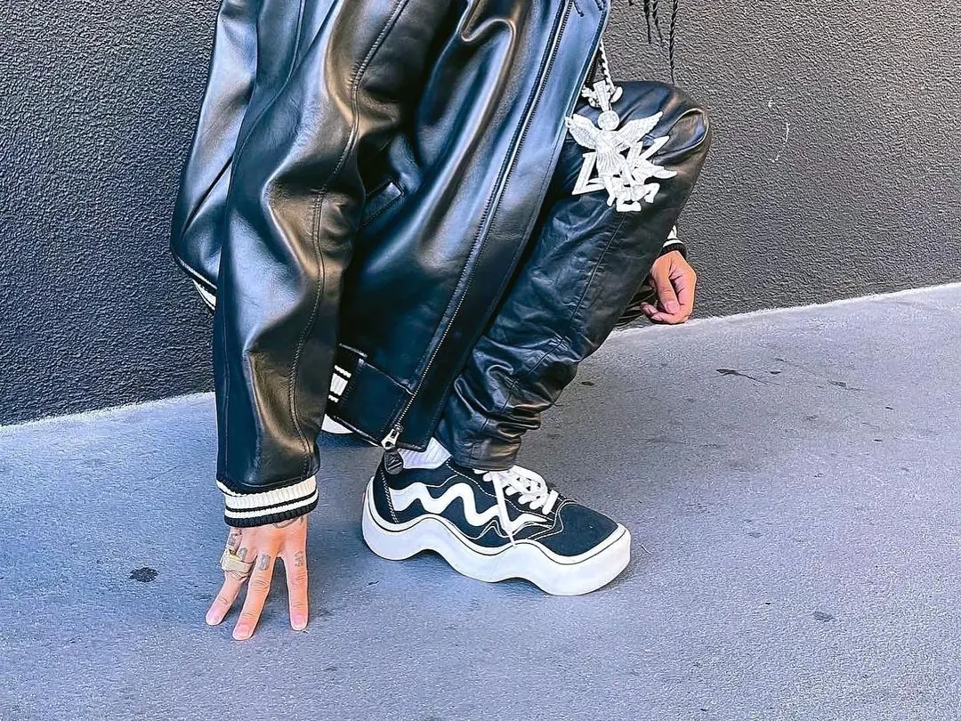Tyga 攜手 MSCHF 打造最新聯名「Wavy Baby」球鞋，超獵奇波浪鞋你駕馭得了嗎？