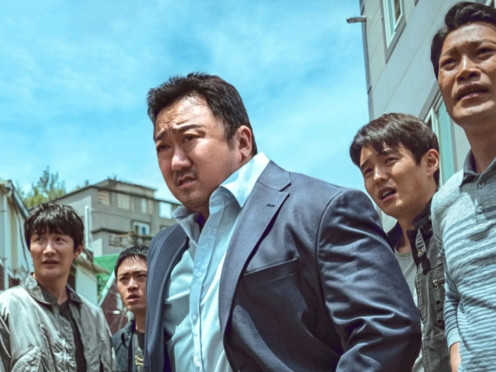 《犯罪都市 2》釋出前導預告！馬東石一身帥氣西裝跨海肉搏殘暴反派「孫錫求」！