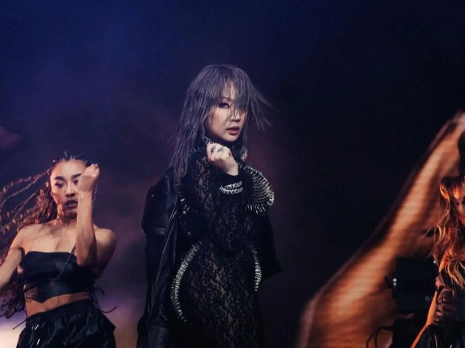 2NE1 CL 揭秘 Coachella 合體心情：「想在一切更晚之前，讓大家再度聚在一起！」