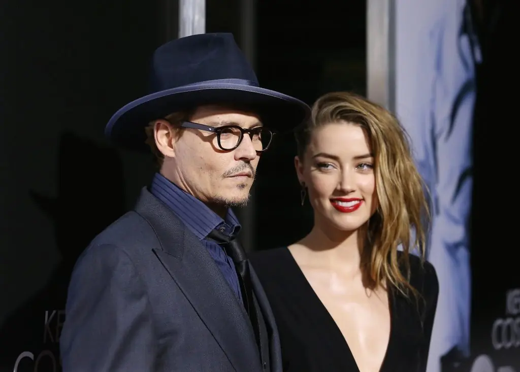 強尼戴普 Johnny Depp 回憶美好過往，還爆出安柏赫德惡習：「按下錄音機她就會開始演戲！」