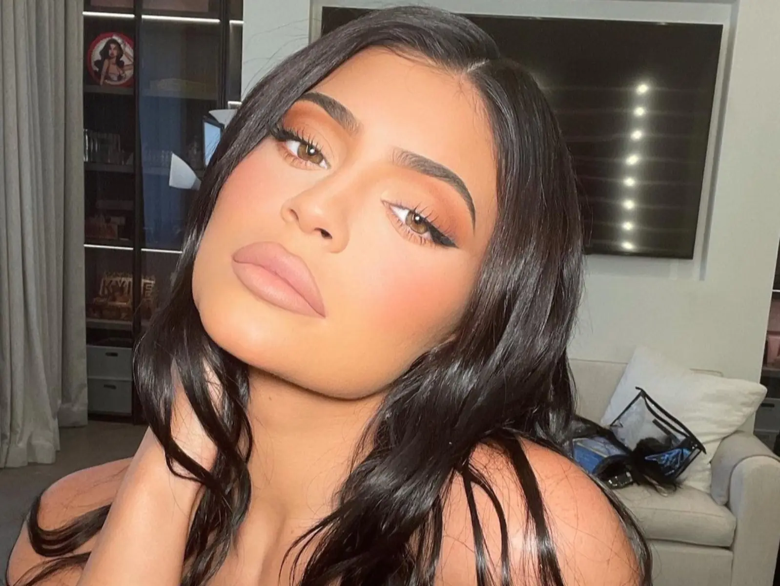 凱莉珍娜 Kylie Jenner 創美妝、泳裝事業後，再註冊新商標擴大吸金！
