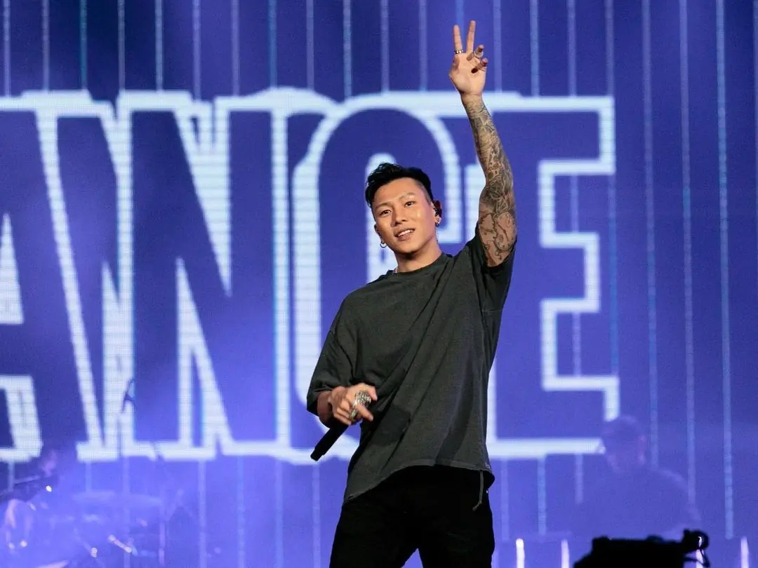 United Athle、UNIQLO U 等 5 款 2022 春夏必備「素TEE」推薦，讓你跟瘦子一樣簡單帥！