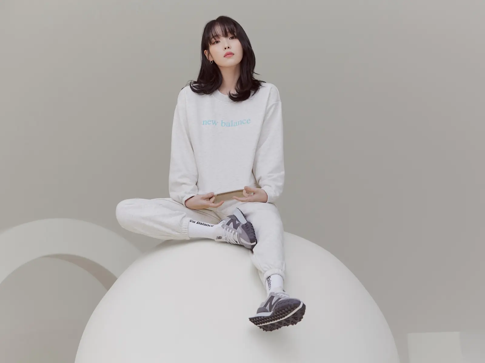 上架就秒殺“NB GREY”一出手，便知你手速有沒有！潮流 ICON 的鞋櫃必備單品：元祖灰的魅力你不可不知！