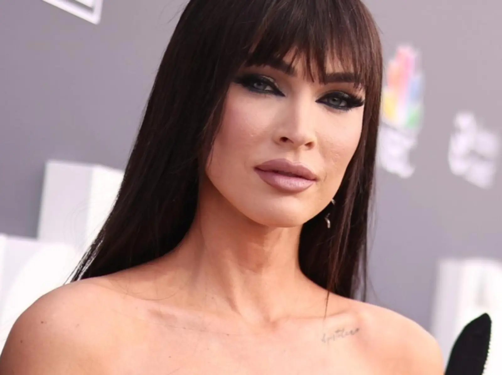 梅根福克斯 Megan Fox 全新瀏海造型遭網酸顯老！髮型踩雷 3 關鍵分析給你～
