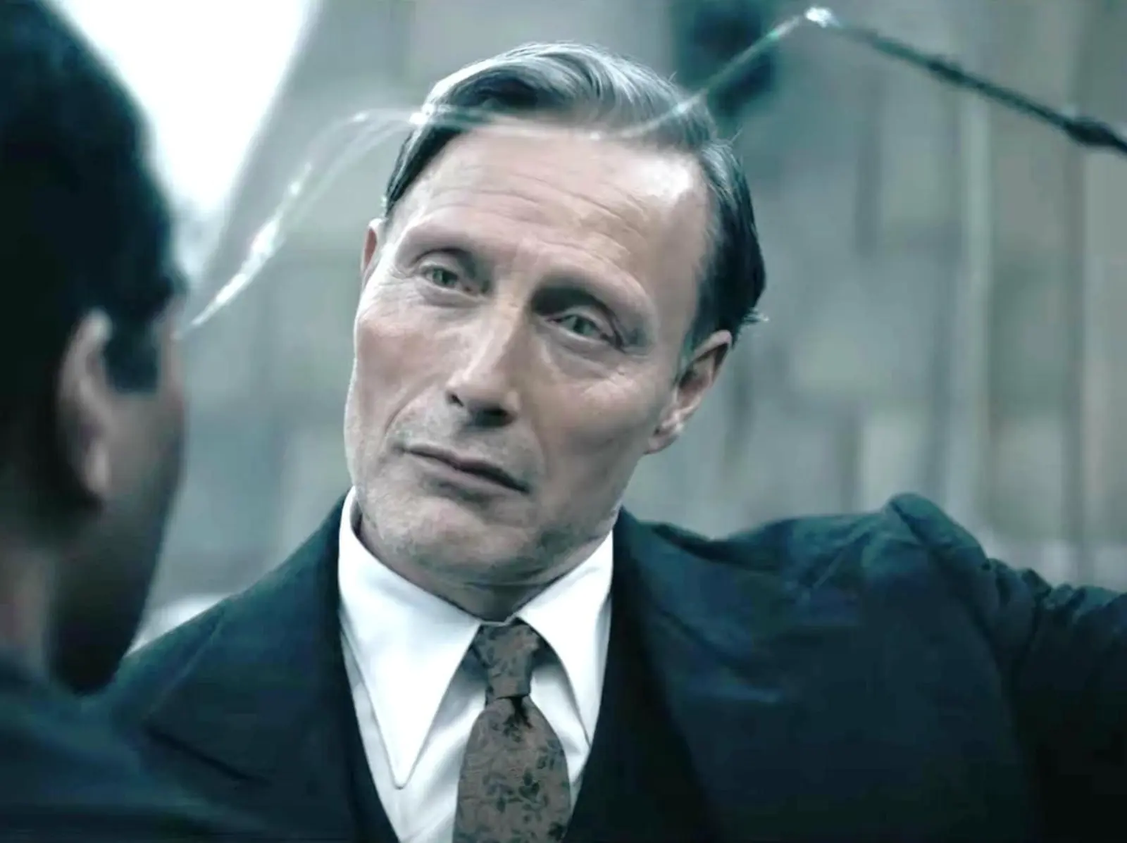邁茲米克森 Mads Mikkelsen 美尻照引網瘋傳！私下 3 大鍛鍊技巧曝光～