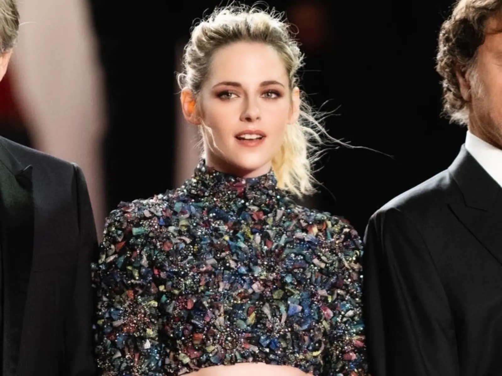 克莉絲汀史都華 Kristen Stewart 坎城影展曬刀割馬甲線引熱議！私下 2 招鍛鍊技巧大公開～