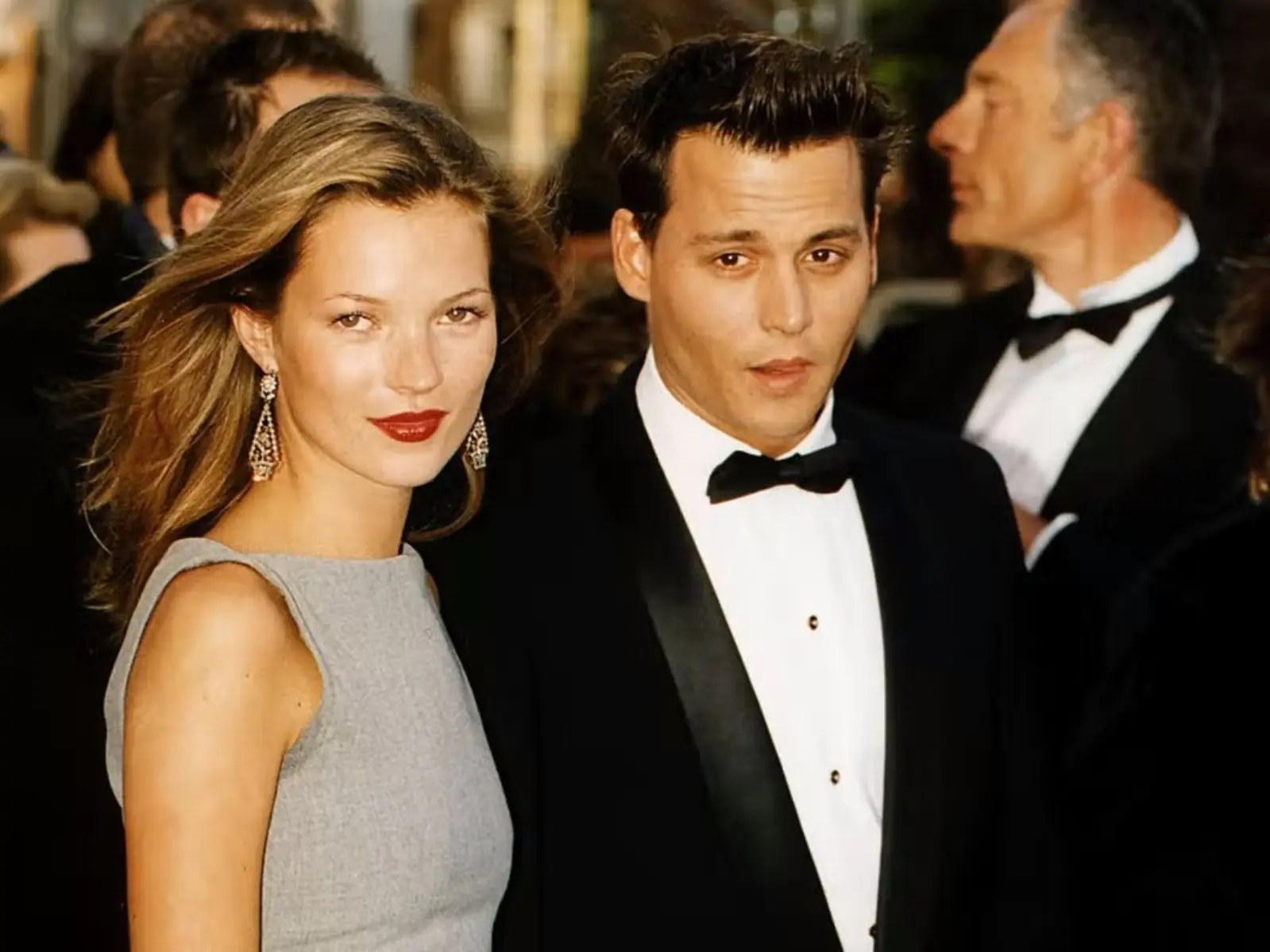安柏赫德證詞遭打臉！強尼戴普前女友 Kate Moss 作證：「他從沒推我、踢我，或把我扔下樓梯！」