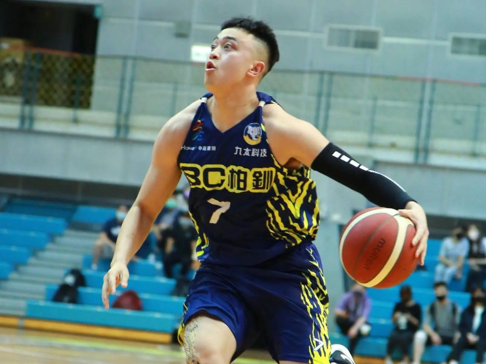 SBL 九太宣布解散！「新人王」曾柏喻打一年就需換隊，球迷喊：「鋼鐵人該開搶了吧！」