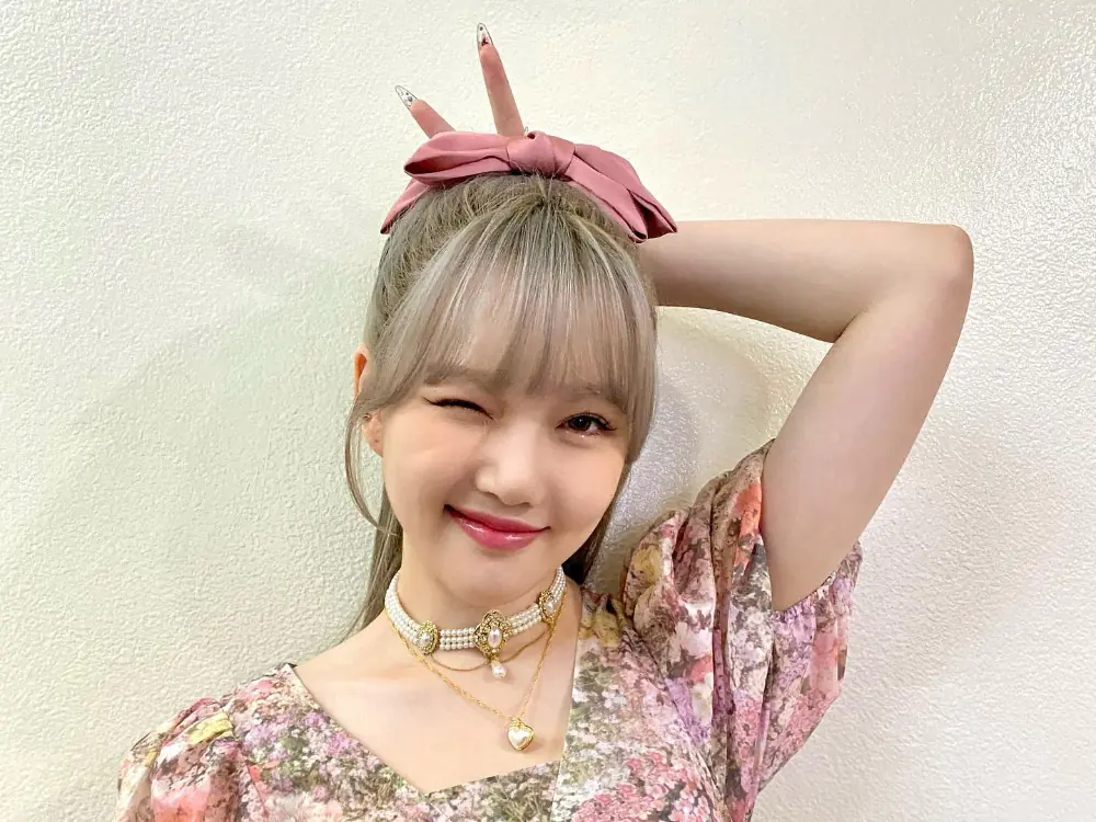 倒 V 已退流行！韓國最新拍照手勢 Loopy Peace 連 Red Velvet 成員 Wendy 也入坑！