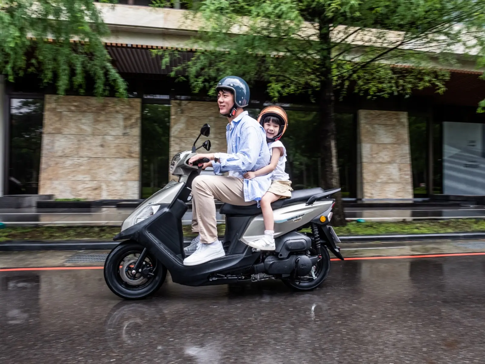 誰說國民車不能有旗艦配備？SYM全新迪爵上市，尚省油擱有力！