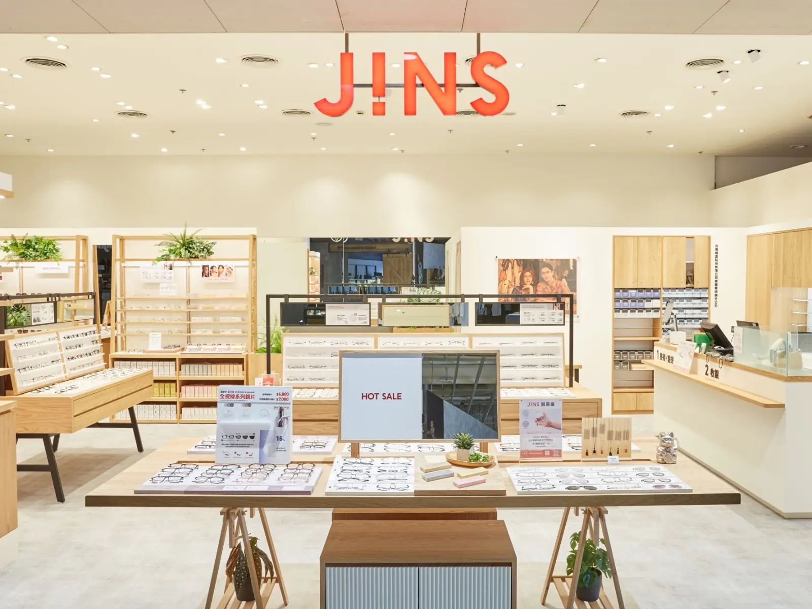 瞄準都更消費潛力，JINS展美麗華新店卡位大直搶商機