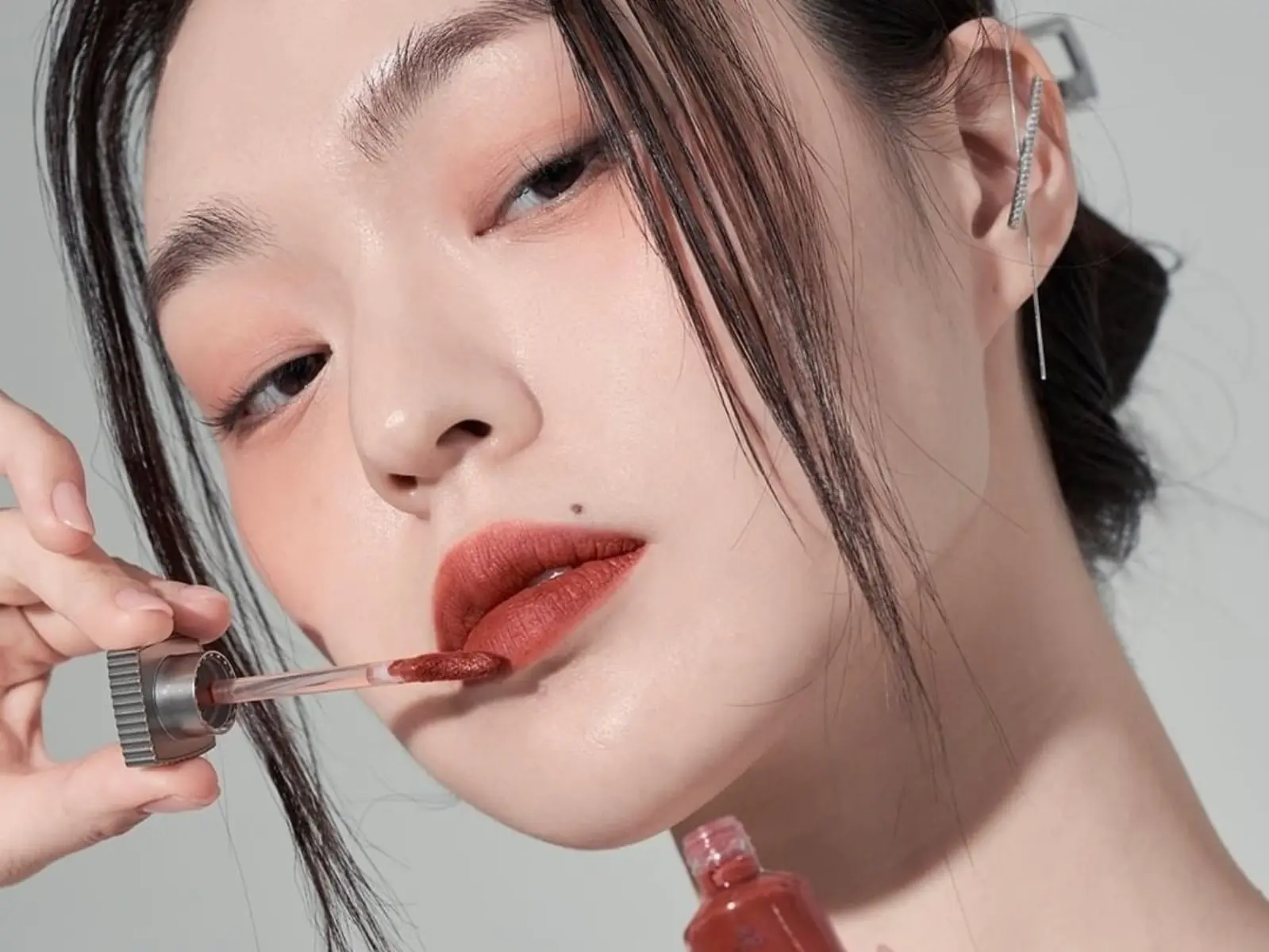 【美妝小燒貨】2022 夏季彩妝新品大集合：MAC 聯名《怪奇物語》、正妹化妝包都藏 Muzigae Mansion 唇釉！