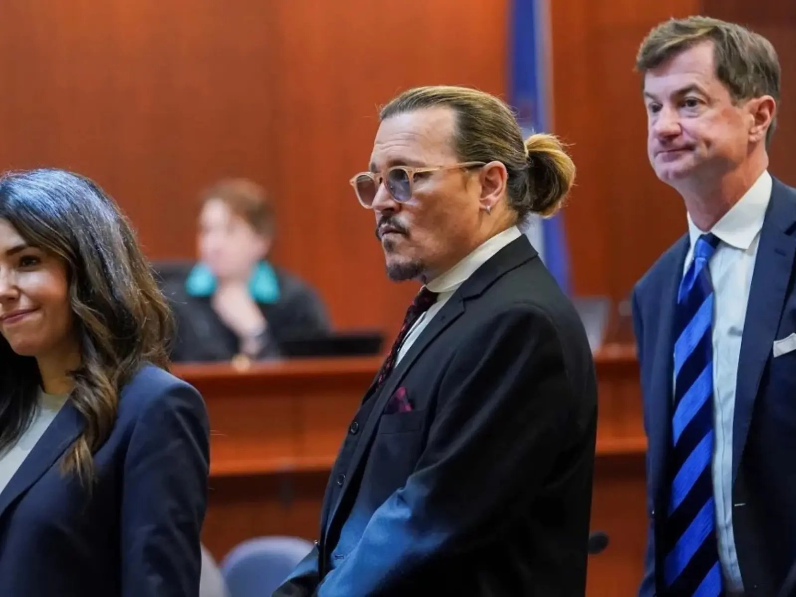 強尼戴普 Johnny Depp 的律師疑似暗示安柏赫德，做「這件事」可免付賠償金！