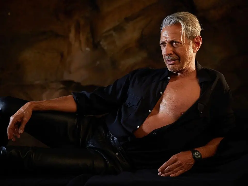 《侏羅紀世界》傑夫高布倫 Jeff Goldblum 的 3 大熟男魅力解析，帥度完全不輸小鮮肉！