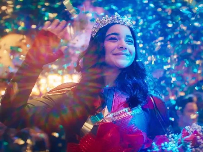 被夢想耽誤的女英雄？Disney+ 最新影集《驚奇少女》：在她的白日夢裡，她將無所不能！