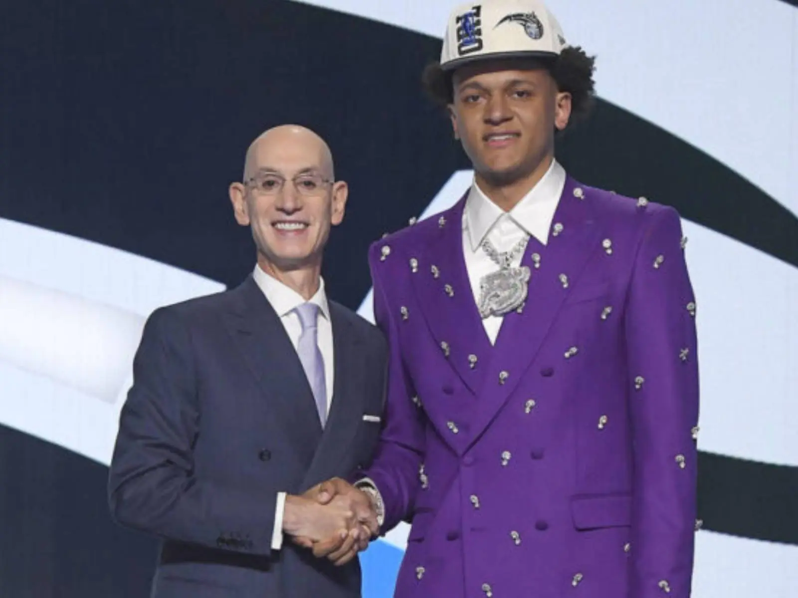 NBA／「新科狀元郎」Paolo Banchero 從第三指名變第一，讓下注球迷賺數十萬、有人還買島！