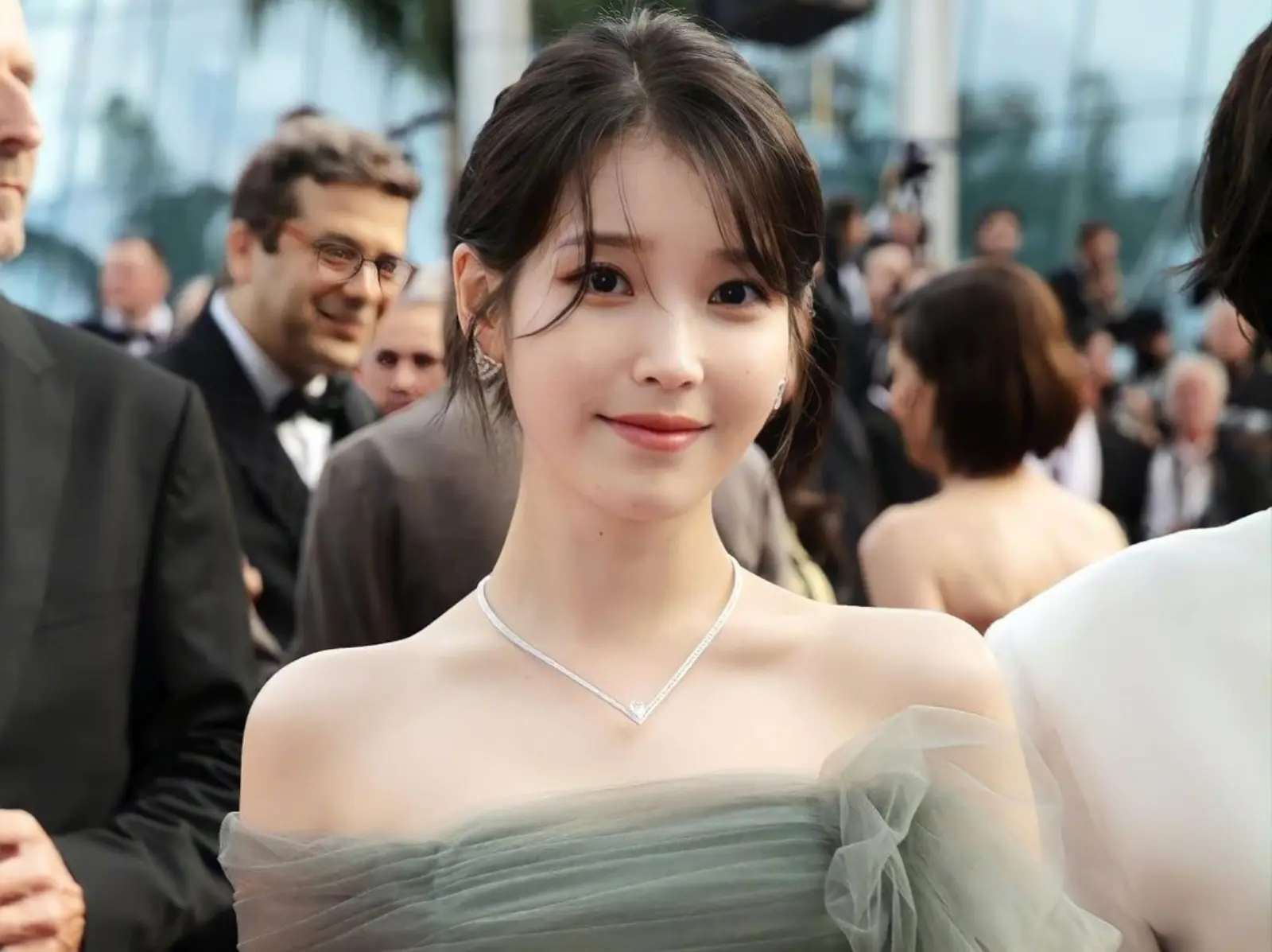 關於《嬰兒轉運站》李知恩 IU 5 件事 ：最討厭女星大翻身、初戀臉美到男女通殺！