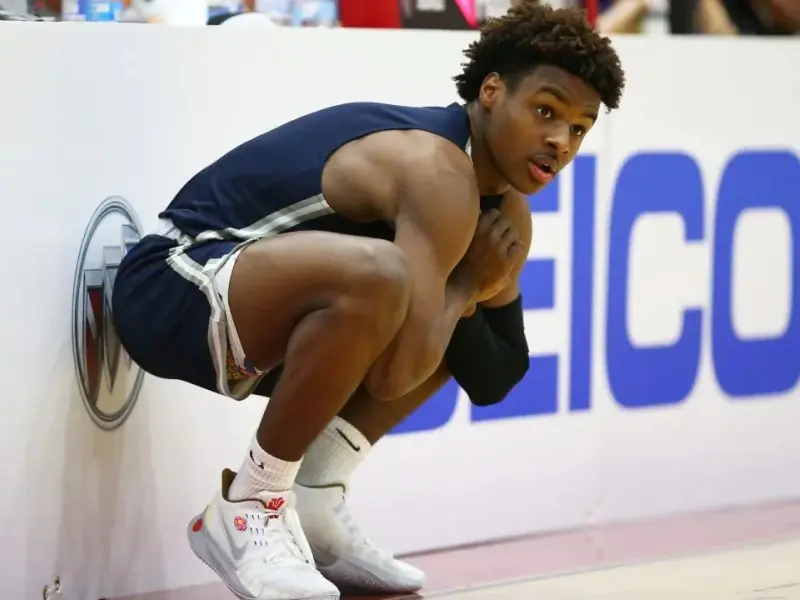 詹皇 LeBron 大兒子 Bronny James 選秀預測暴跌第 60 名，NBA 父子同台夢想將破局？