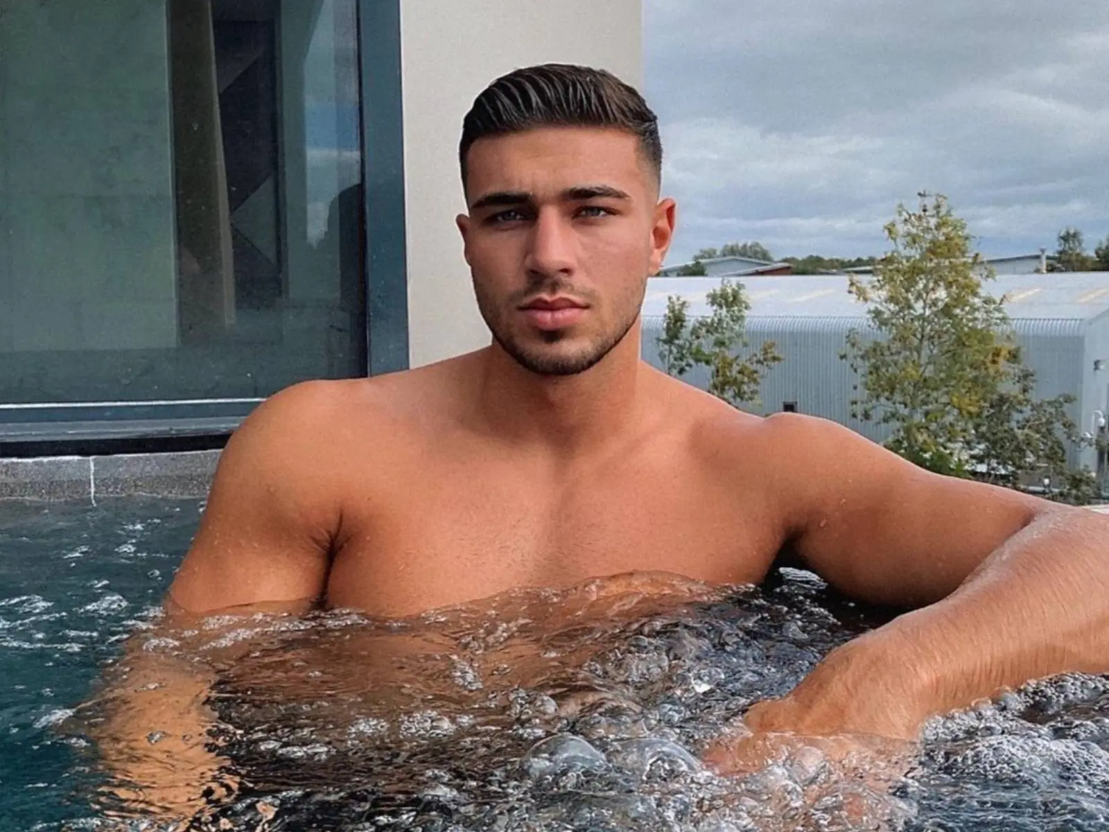 網紅拳手 Jake Paul 砲轟 23 歲英國拳手 Tommy Fury 簽證問題，喊話：「不要再浪費我的時間」