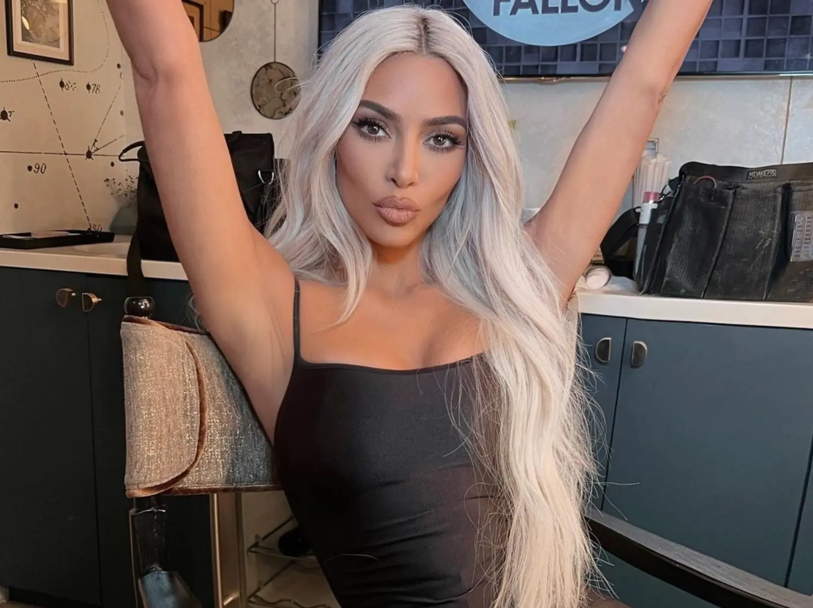 金卡戴珊 Kim Kardashian 5 年前贅肉照瘋傳，不但沒被酸還狂被讚：「這就是大家未修圖的樣子！」