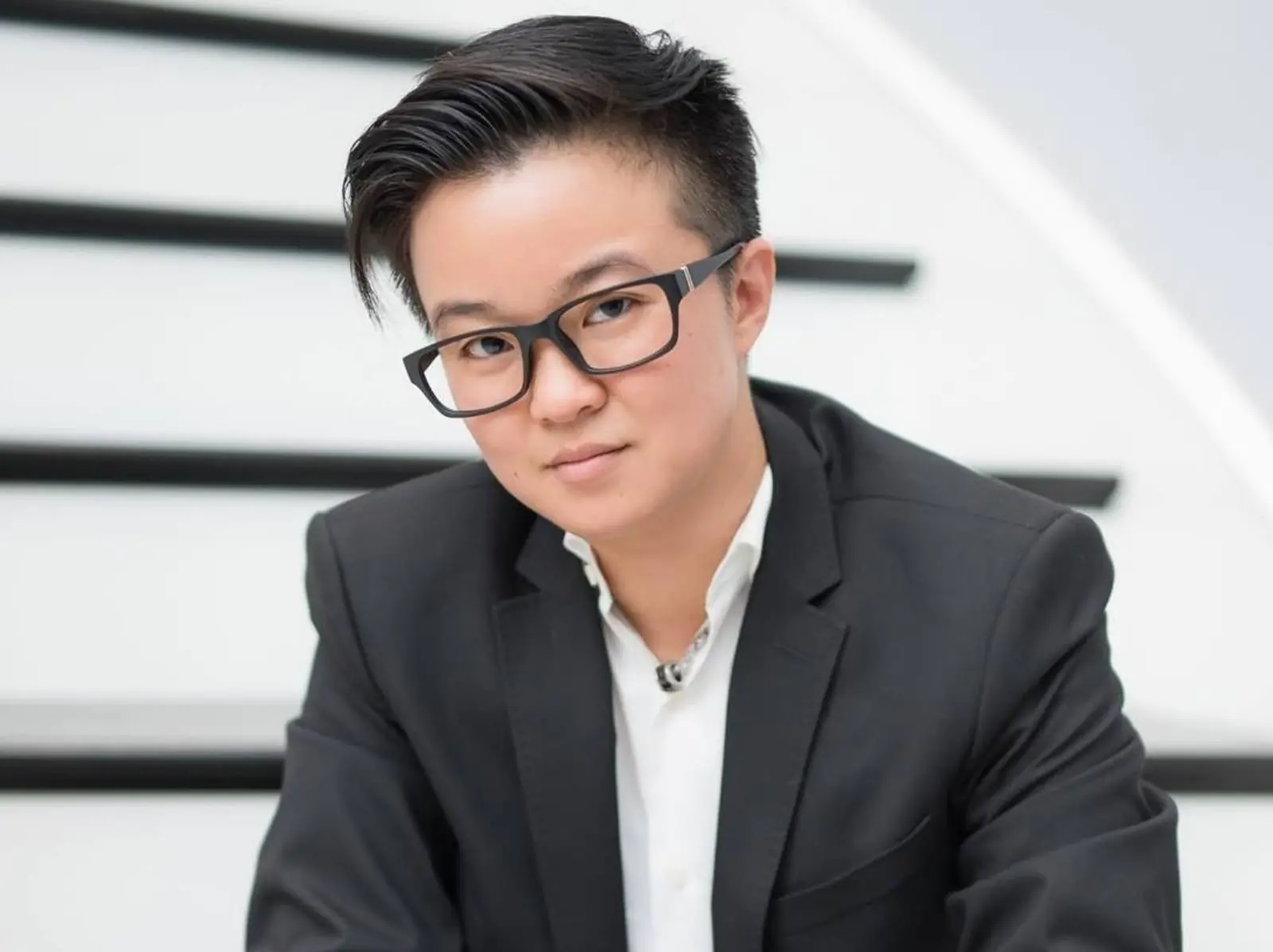 Youtuber 解析「你知道這是什麼嗎」廣告為何讓人厭煩，竟釣出本尊「亞馬遜姐」 Ellen Pro 回應道歉！