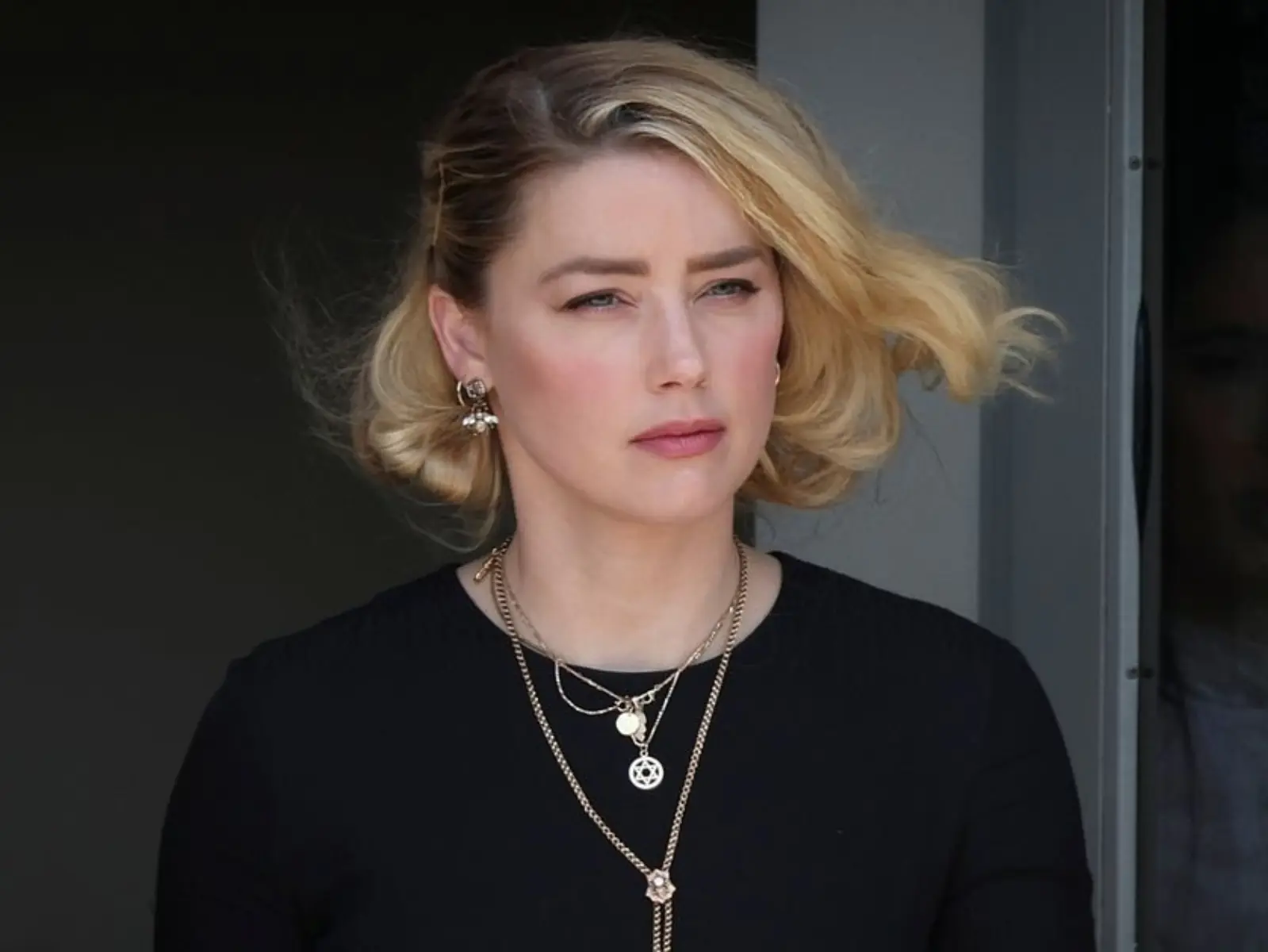 安柏赫德 Amber Heard 前經紀人透露，她已經被好萊塢列入黑名單！