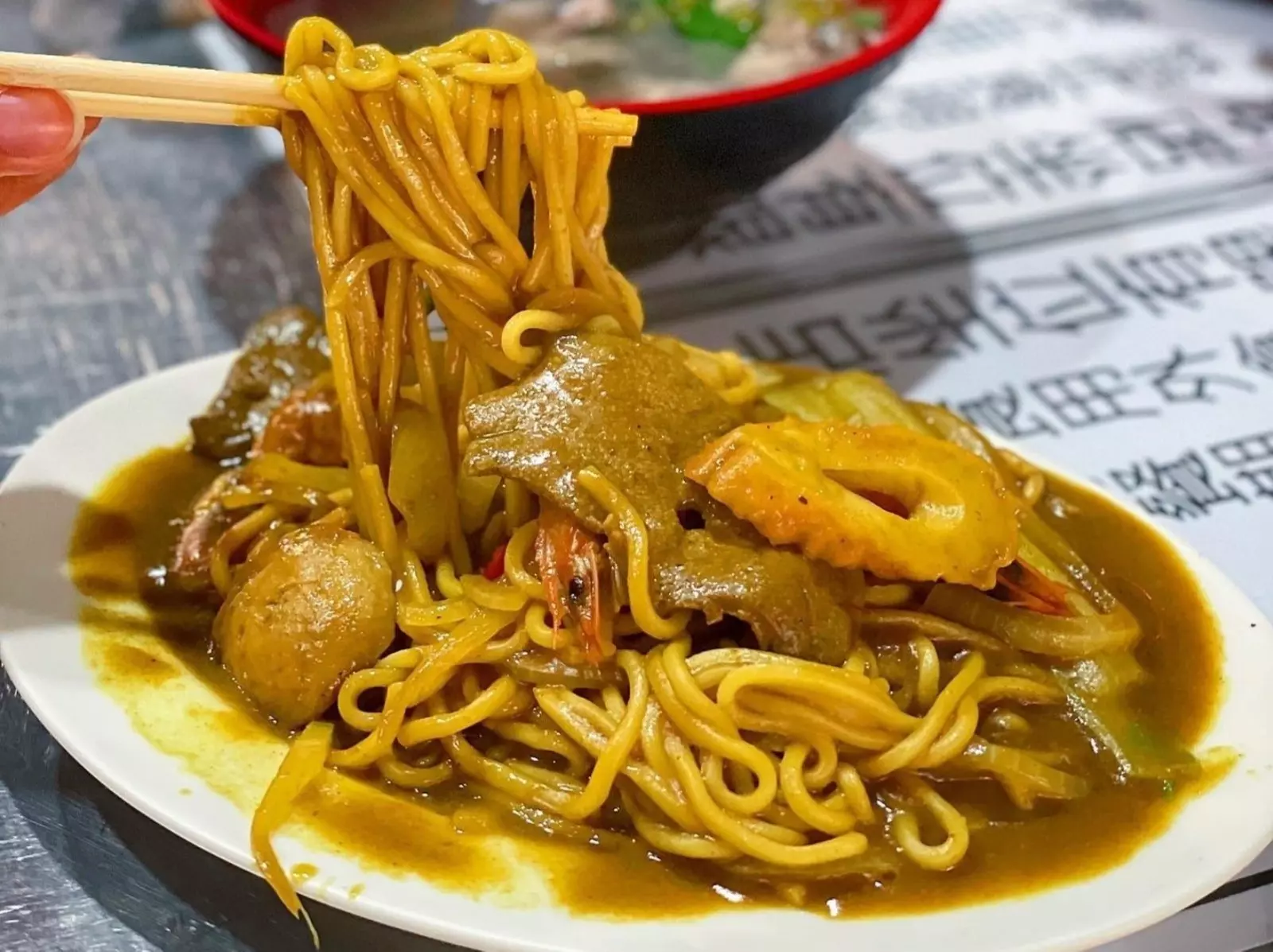 2025 基隆廟口夜市必吃 5 家美食推薦，滷肉飯、碳烤三明治、泡泡冰吃好吃滿！