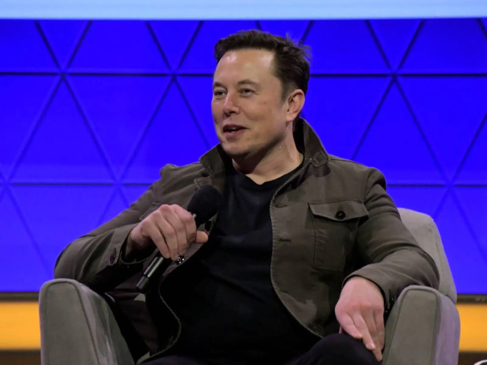 川普公開嘲諷馬斯克是「吹牛大師」，全球首富 Elon Musk：「是時候該讓他謝幕和退場了！」