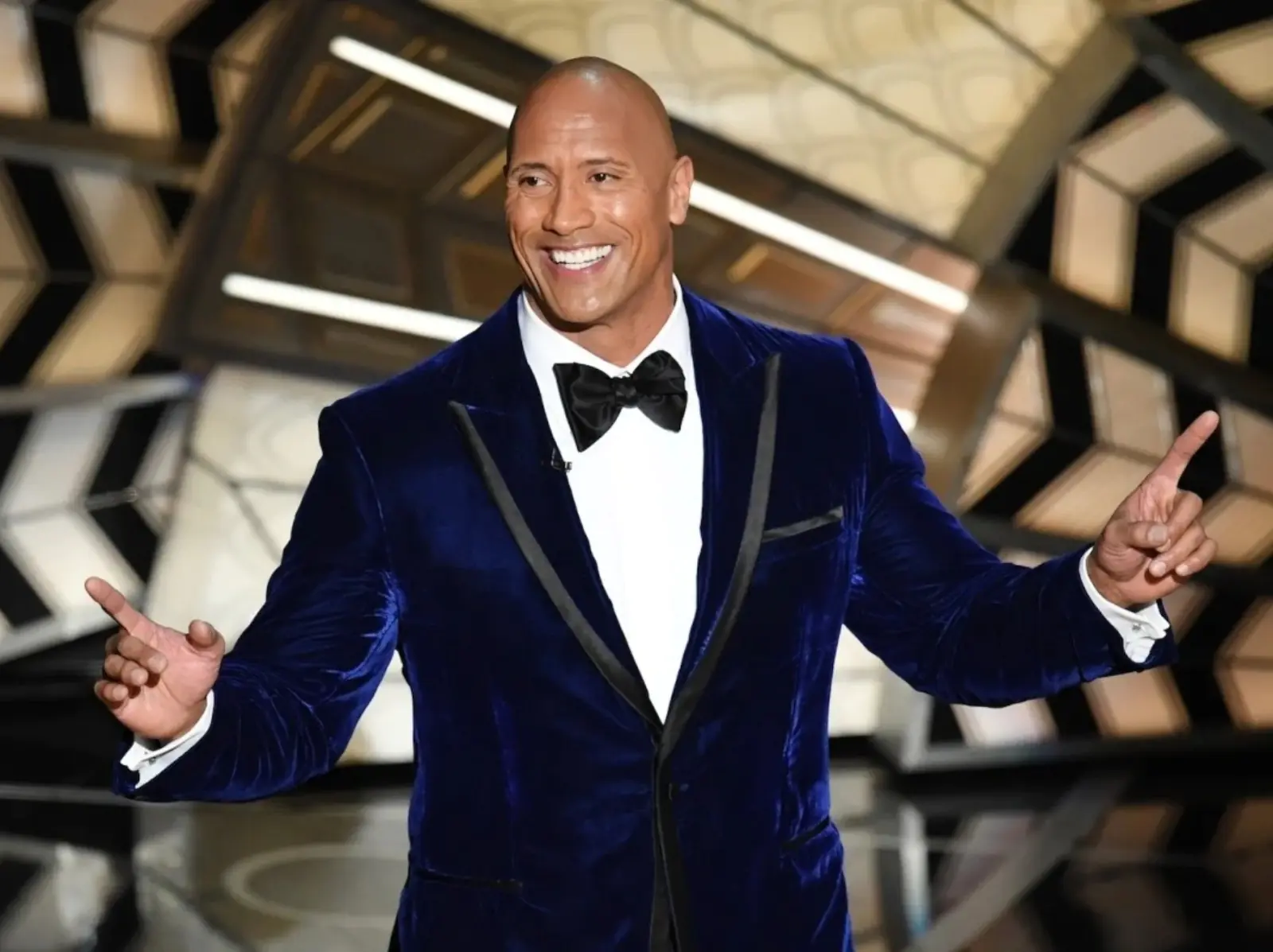 巨石強森 Dwayne Johnson 榮登奧斯卡主持最佳人選，他透露：「我會把它變成一場精彩演出！」