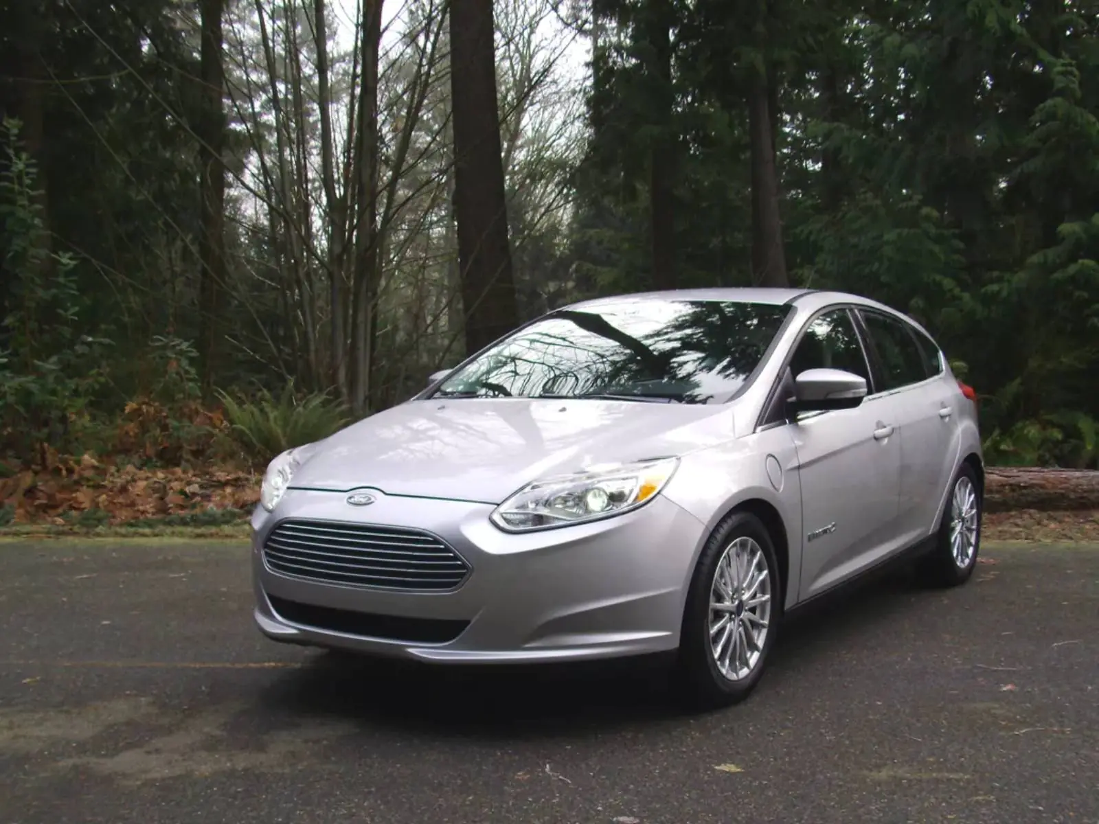 美國車主花 33 萬買 Ford 二手電動車，「換電池」竟比買車還貴讓他驚呆！