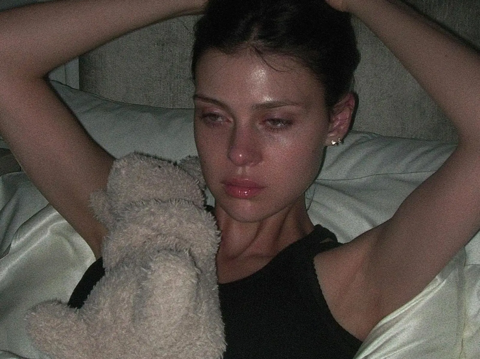 布魯克林貝克漢嬌妻 Nicola Peltz 遭爆與婆婆不合！一臉憔悴發文：「沒那麼容易被擊垮！」