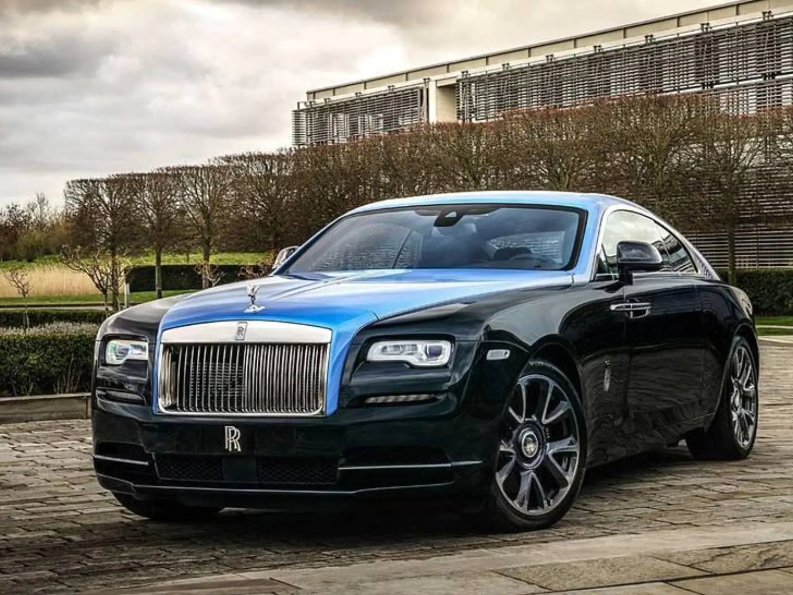 勞斯萊斯雙門車款「魅影」Wraith、「曜影」Dawn 停產，台灣宣布兩款停止接單、不再引進！
