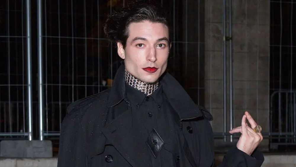 華納兄弟有意取消《閃電俠》上映！向 Ezra Miller 下最後通牒，不諮商就滾蛋？