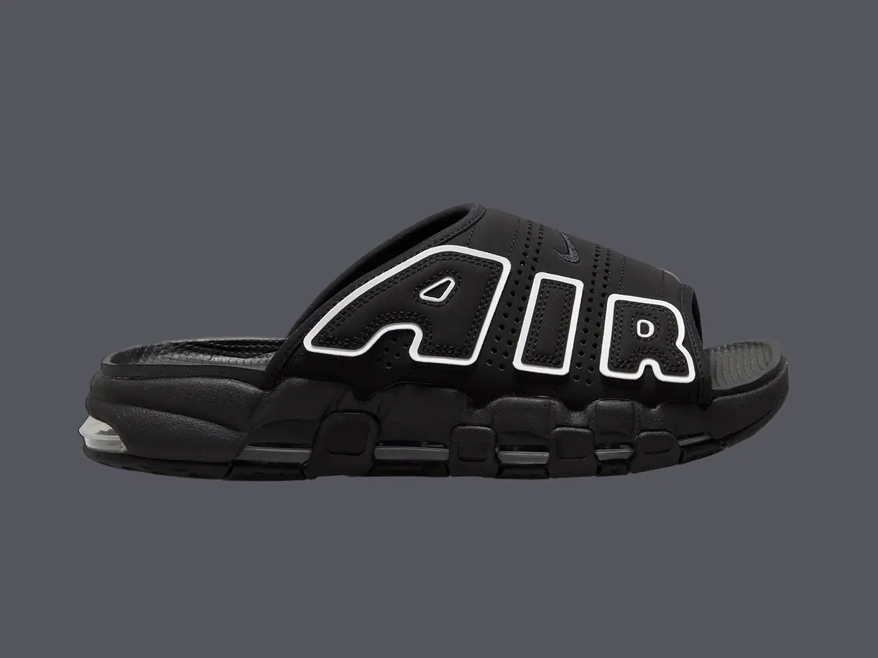 Nike 推出 Air More Uptempo 全新「黑白 OG」拖鞋款式，將可能成為 GD 的足下新歡？