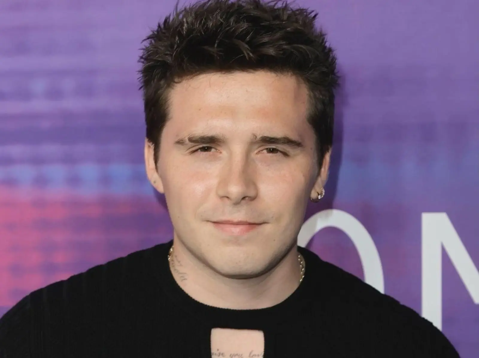 布魯克林貝克漢 Brooklyn Beckham 被問及「做什麼工作可以開千萬超跑？」尬笑回答引網熱議！