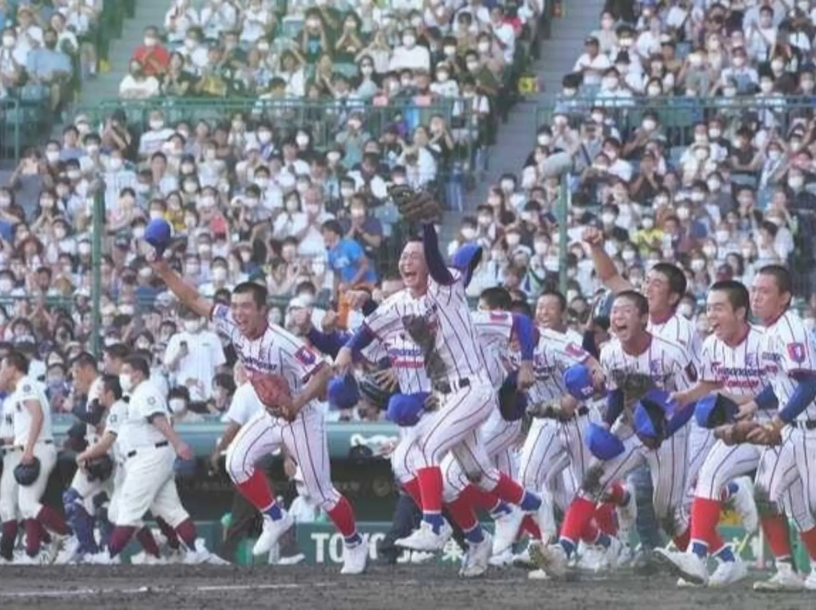 曾差點面臨解散的日本無名高校竟打敗「最強高中」，還成功奪下甲子園亞軍！