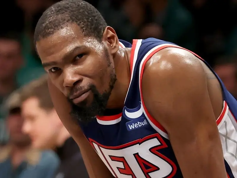 NBA／KD 決定繼續攜手布魯克林籃網，隨即與「瘋狗貝」Beverley 展開 Twitter 嘲諷筆戰！
