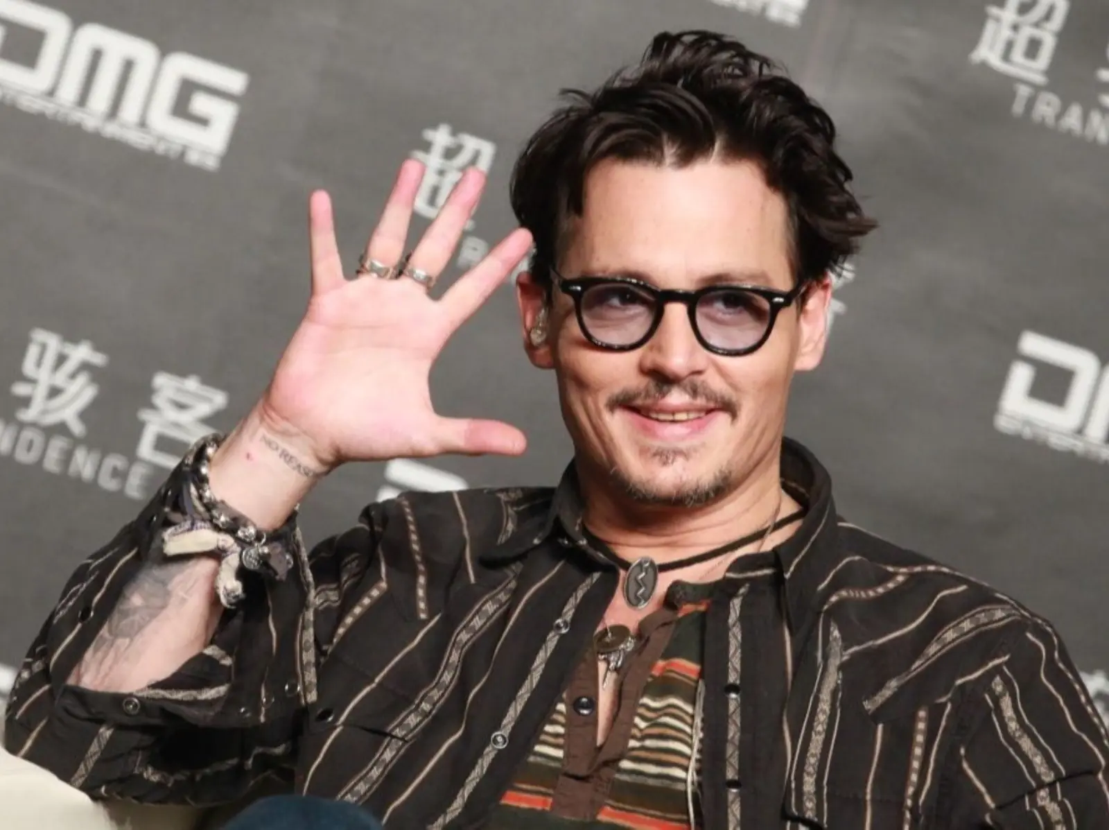 安柏赫德妹妹 Whitney Henriquez 發文怒批強尼戴普 Johnny Depp 真噁心，發文諷刺：「希望這些人沒有生女兒！」