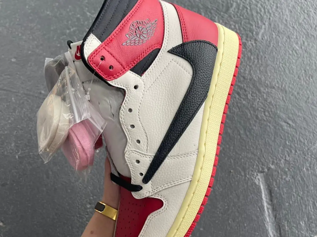 Travis Scott x Air Jordan 1 High 最新兩款高清外流，其中更有「經典芝加哥」配色登場！