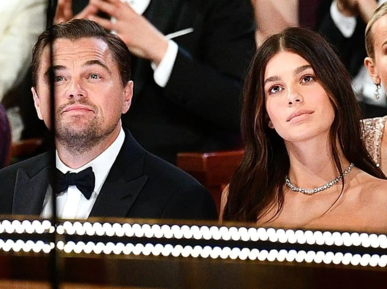 傳李奧納多狄卡皮歐 Leonardo DiCaprio 與 24 歲嫩模女友 Camila Morrone 分手，疑似是女方逼婚告吹戀情！