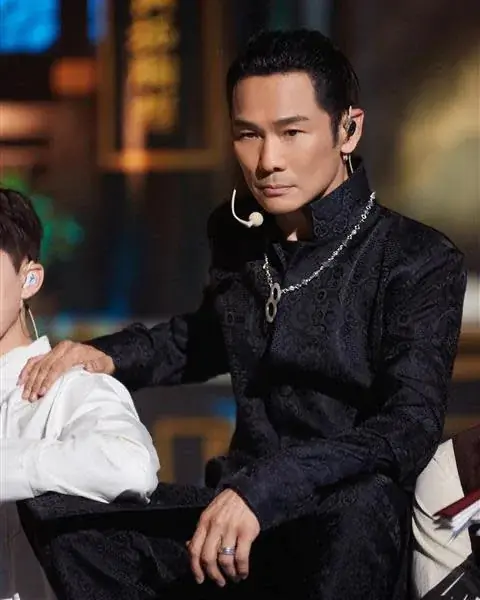 《披荊斬棘的哥哥 2》杜德偉重現《第 8 號當舖》，喊經典台詞：「只有典進，沒有贖回」引網暴動！