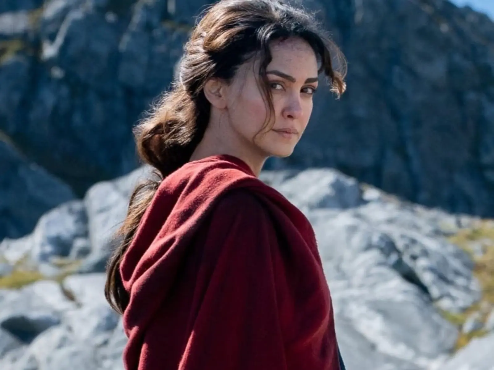 關於《魔戒：力量之戒》納贊寧博尼安蒂 Nazanin Boniadi 5 件事：和阿湯哥短暫交往、曾為難民逃難！