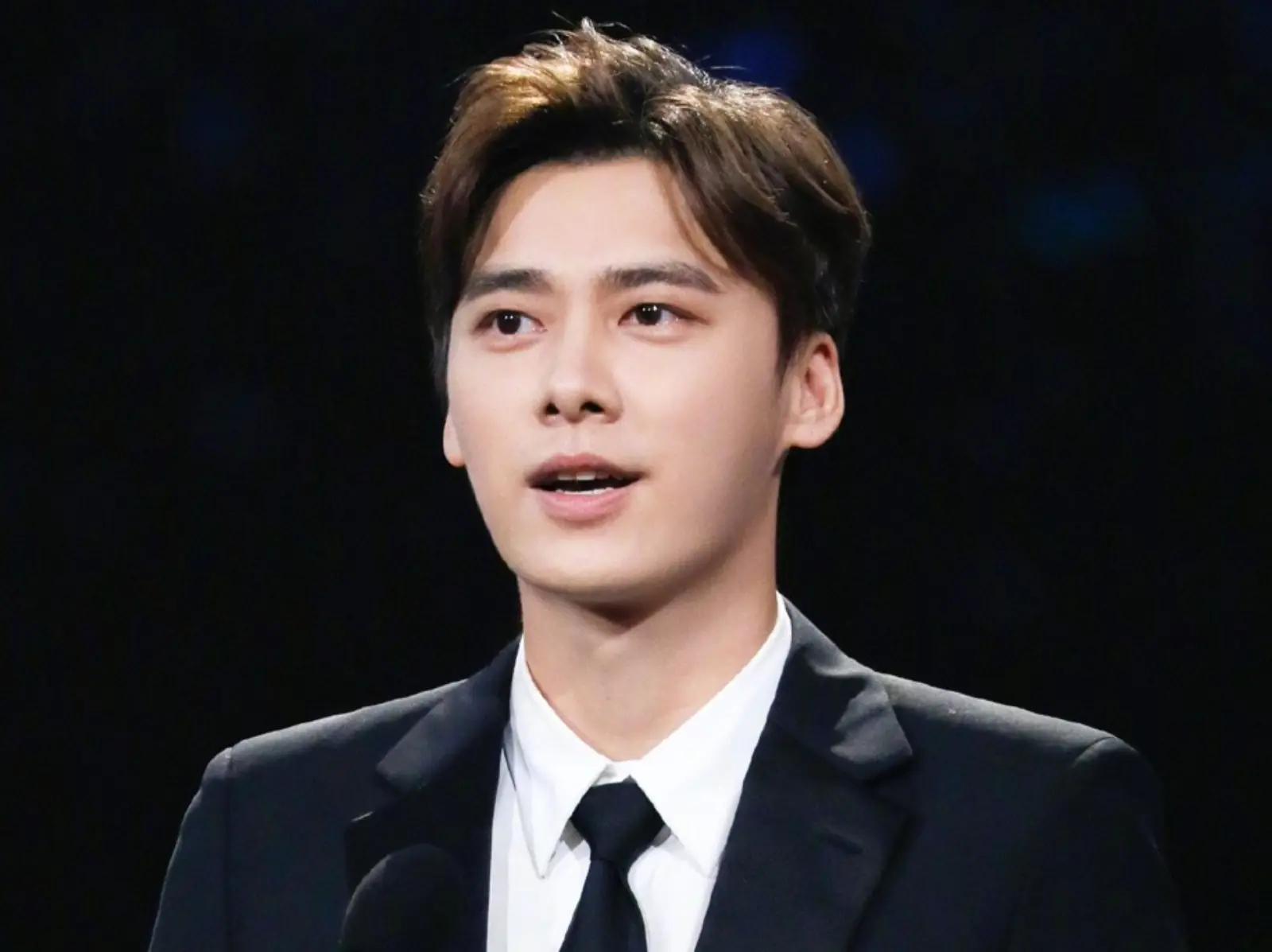 李易峰因「嫖妓」被捕，中國官媒宣稱「談戀愛不結婚也違反公序良俗」！