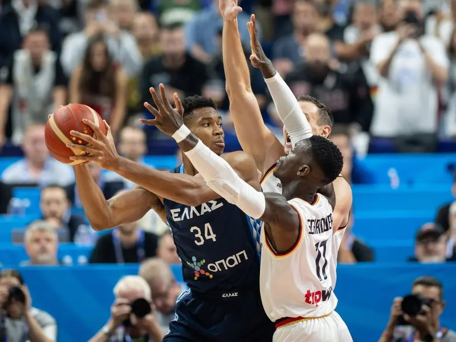 NBA 希臘字母哥 Antetokounmpo 歐錦賽戰敗德國，空砍 31 分更被無情驅逐出場！