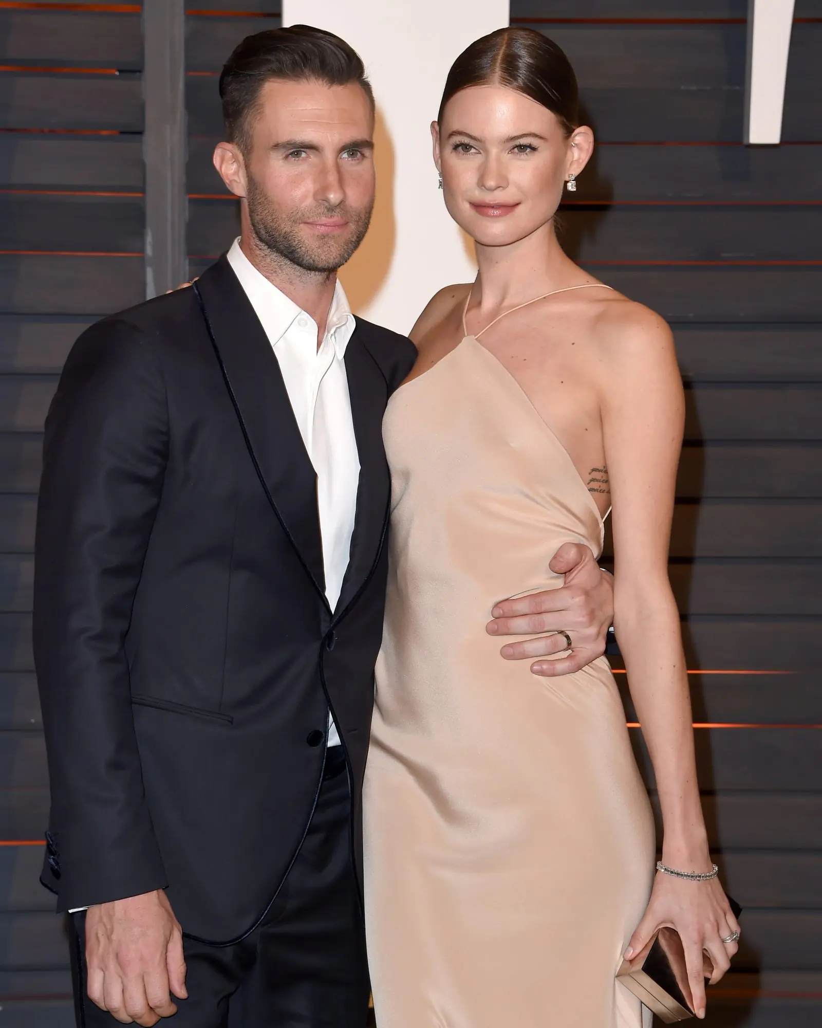 「魔力紅」亞當李維 Adam Levine 發聲明否認偷吃！多名小三跳出來指控曾「發生關係」！
