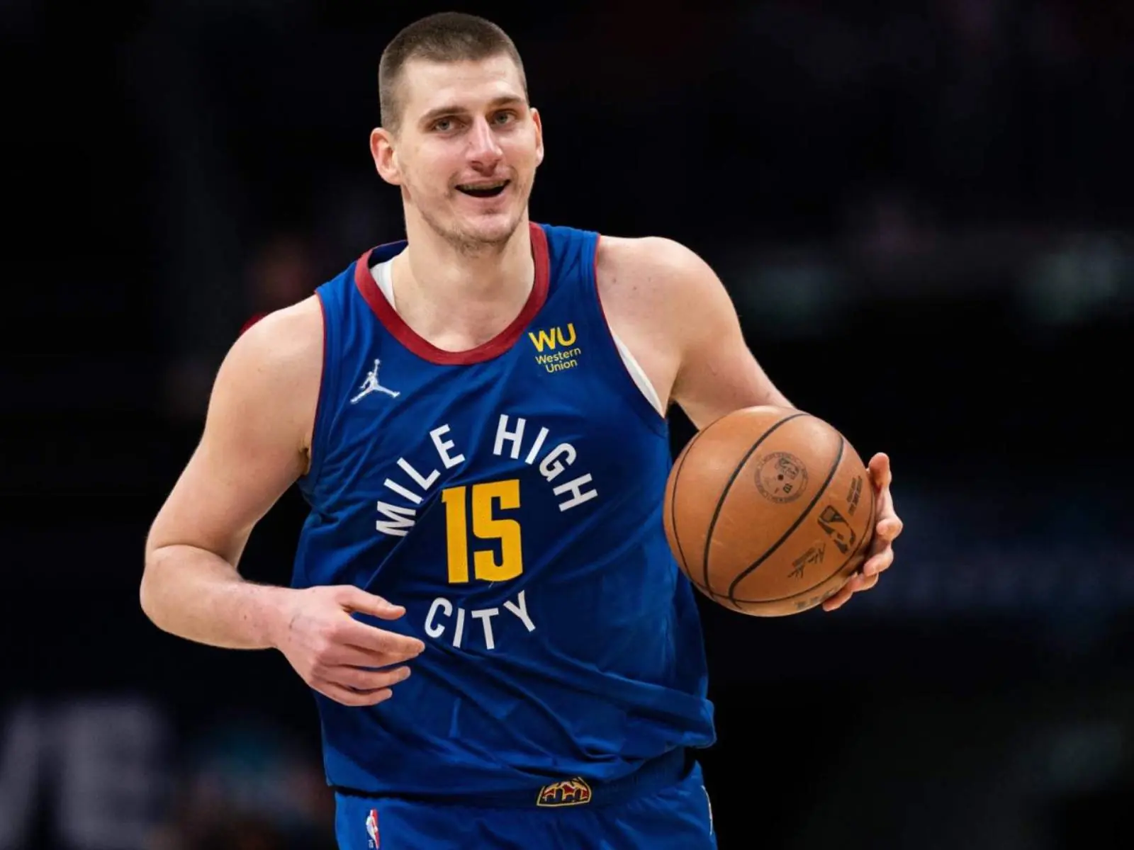 Nikola Jokić 喊話要當「金塊 Tim Duncan」，遭網友諷：「但你防守關鍵時卻坐在板凳上」