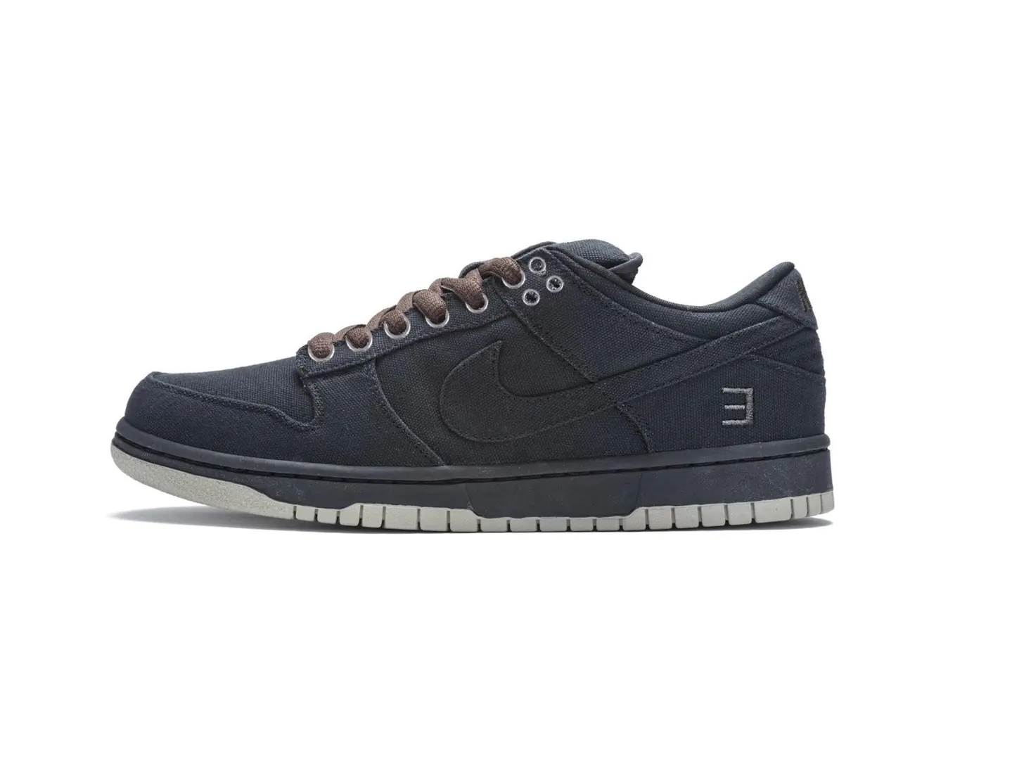 阿姆 Eminem x Carhartt x Nike SB 三方聯名鞋 2023 準備登陸，將再次打造百萬鞋王傳說？