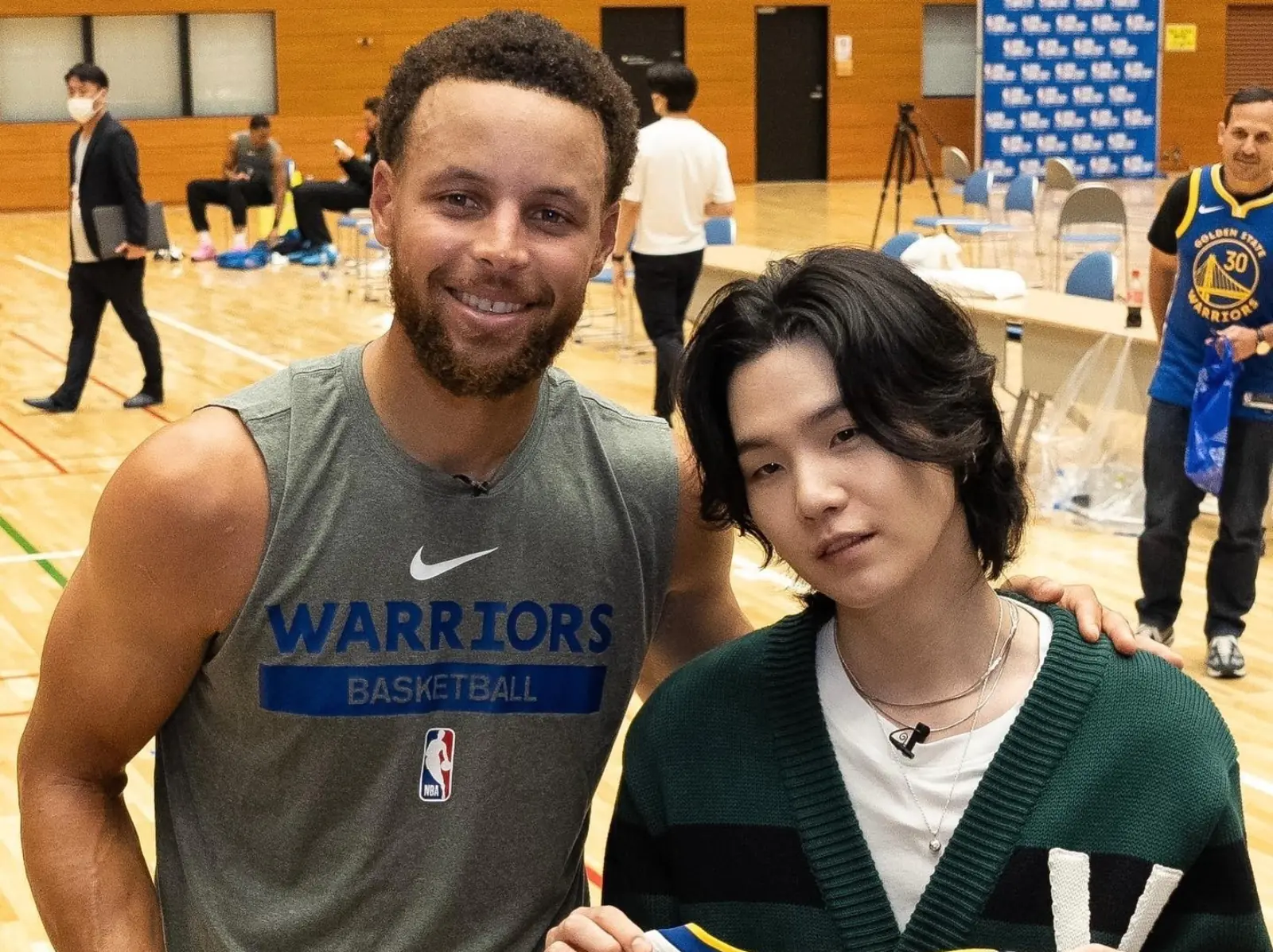 NBA／勇士球星 Curry 與 BTS 防彈少年團成員 SUGA 相見歡，透露「我小孩都是你的粉絲！」